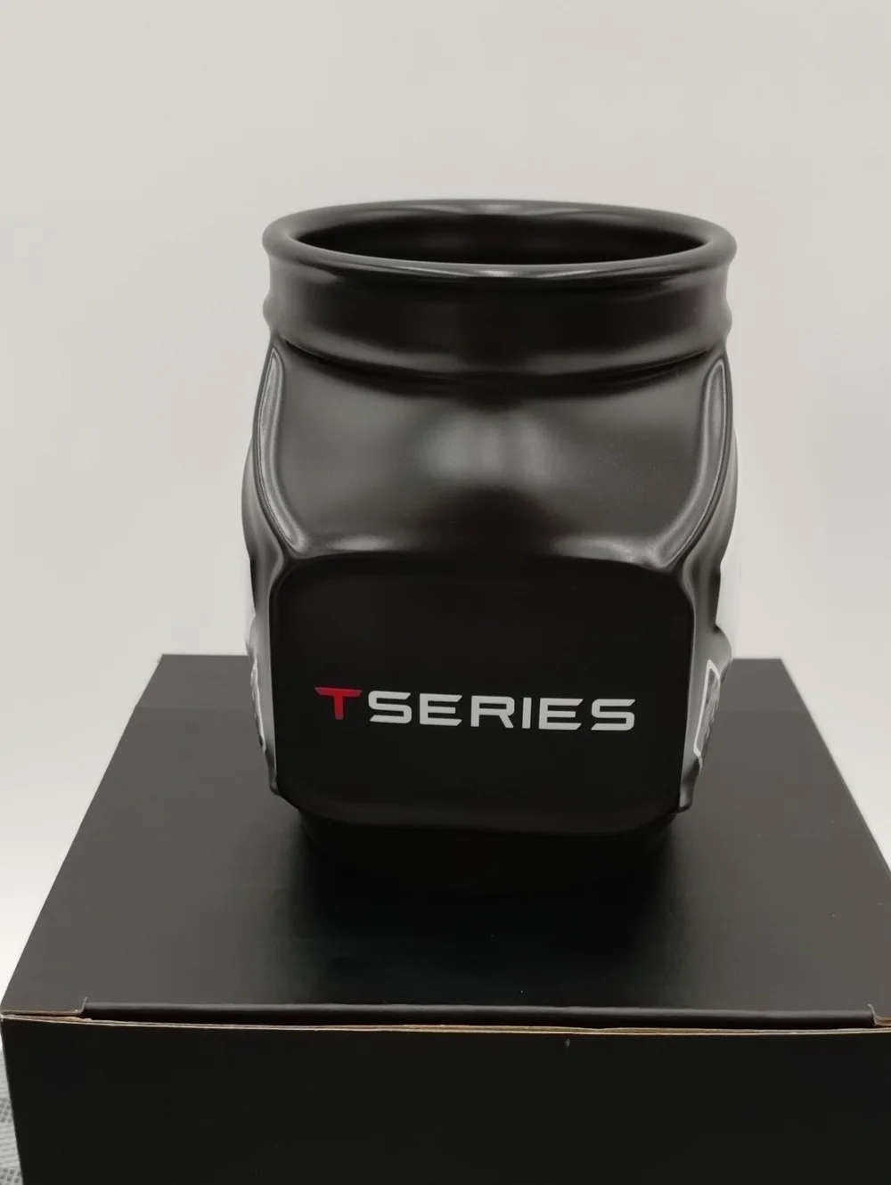 Rare Titleist T Series Black Ceramic Golf Logo Coffee Mug NIB